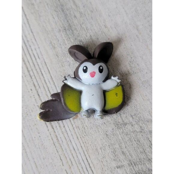 Miniature emolga Pokemon electric type toy figure - Picture 1 of 8